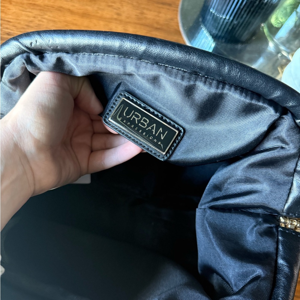 Elegant Black faux Leather Clutch - Picture 3 of 3